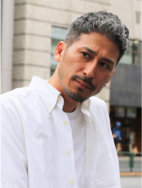 ツーブロックで40代男性に色気と渋みを!白髪混じり髪型が似合う!RYOHEI KATO