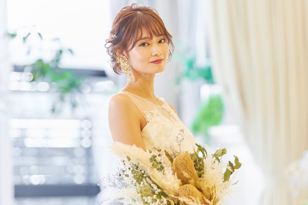 ハーフアップデコルテフォトグラフィー前撮り・フォトウェディング