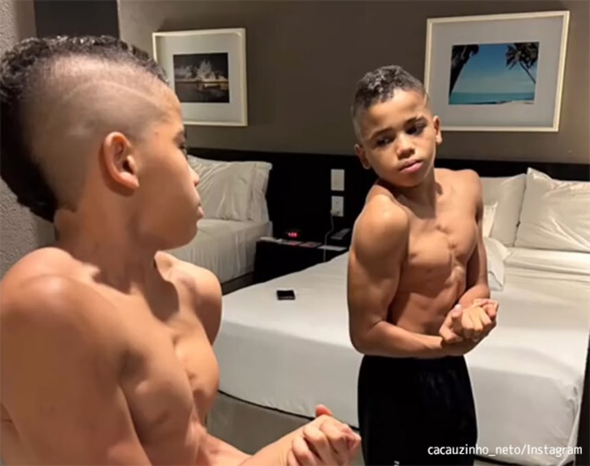 ムキムキマッチョになりたいらしい。, 腹筋はまだまだだね😂😂😂😂, 先は長そうね😂😂😂😂,コドモノ子供のいる暮らしコドモダカラ ,ベビフルベビライフ6歳男の子 ,kidsgram_tokyokidsmodelsadidas