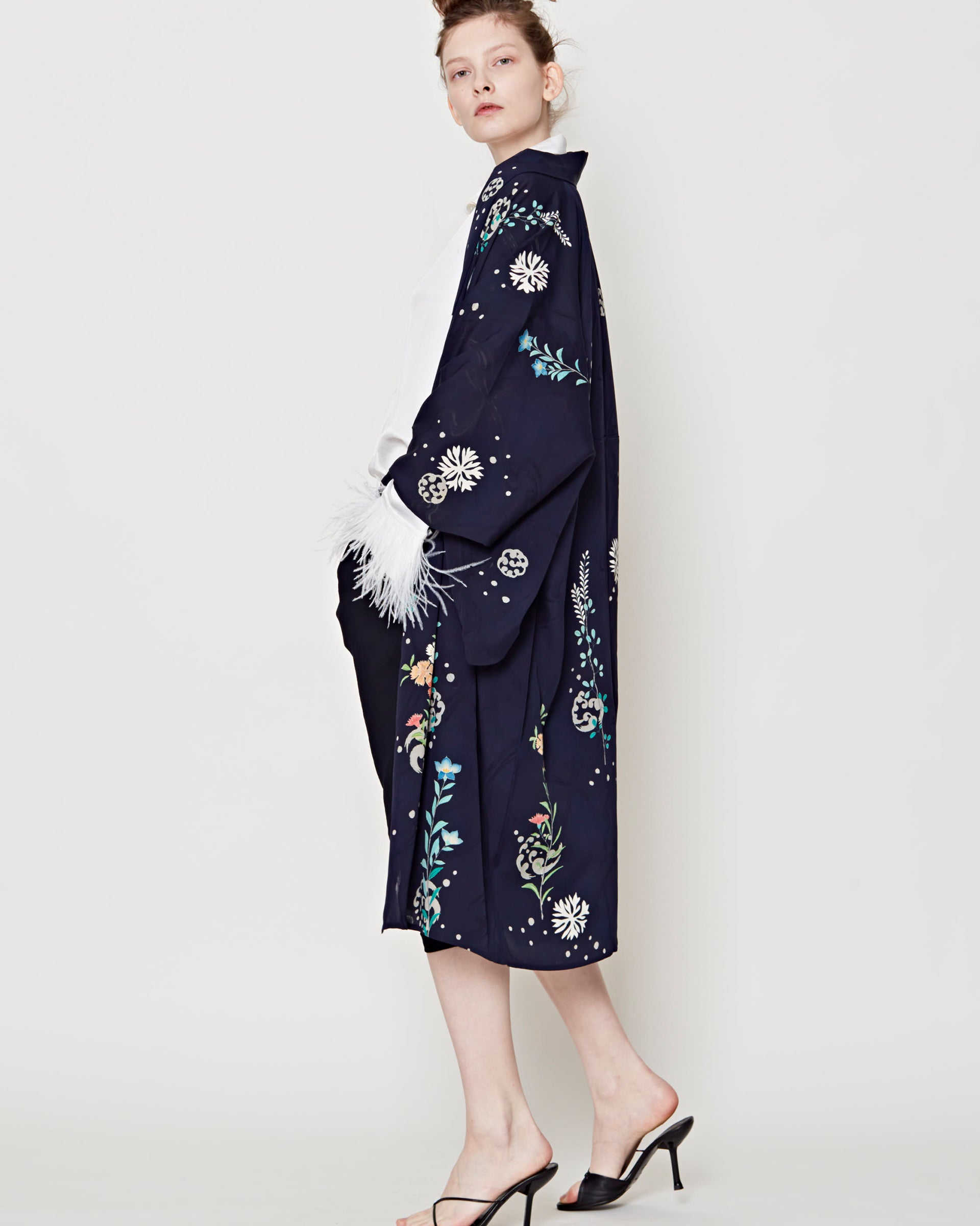 友禅小袖の秋草文桔梗・撫子・菊 - 伝統文様のデザイン素材なら 文様百趣ONLINE SHOP