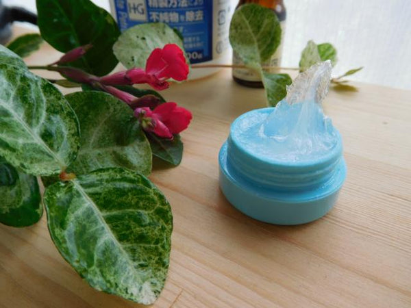 顔にワセリンだけのスキンケアで大丈夫!?ワセリンの使い方からデメリットまでヘアハピ