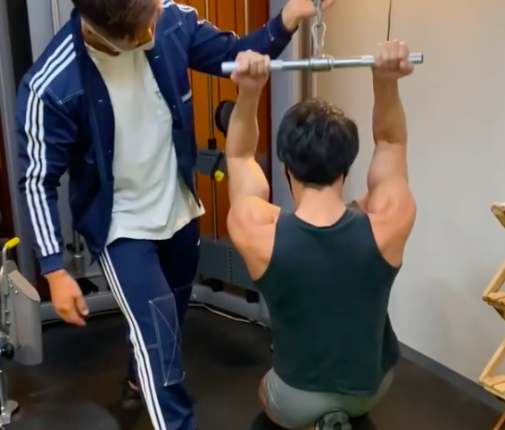 フィットネス・スポーツジム背景のイラスト素材103949967- PIXTA