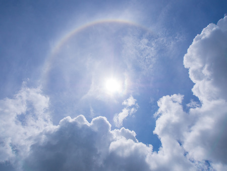 3つの光学現象が一度に！「ハロー現象」と「幻日環」と「幻日」を同時にとらえた奇跡の写真2023年6月14日- エキサイトニュース