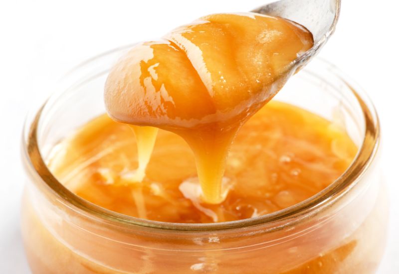 冬でも固まらない蜂蜜があるのですがなぜですか