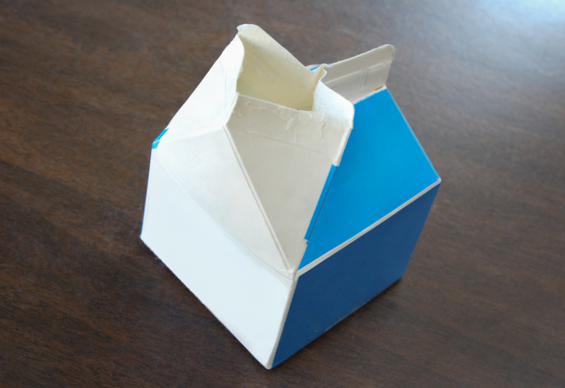 紙パックの生クリームのイラスト無料のフリー素材 イラストエイト