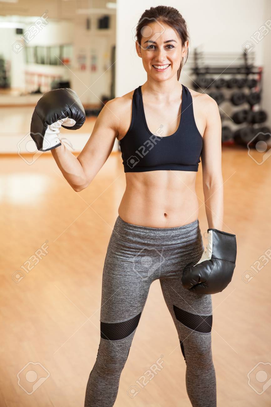 女性でも簡単！女性らしい引き締まった身体を手に入れる！自宅で出来る『自重トレーニング』のまとめ – 女性のボディメイク&ダイエットのためのメディアUNDEUX SUPER BODY MEDIA