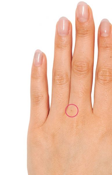 手のほくろ占い１ 親指にホクロがある手相の見方簡単な手相の見方を伝授します