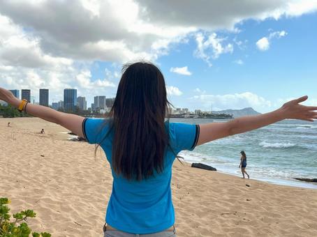 天を仰ぐ」の画像素材 写真・イラスト- イメージマートimagemart