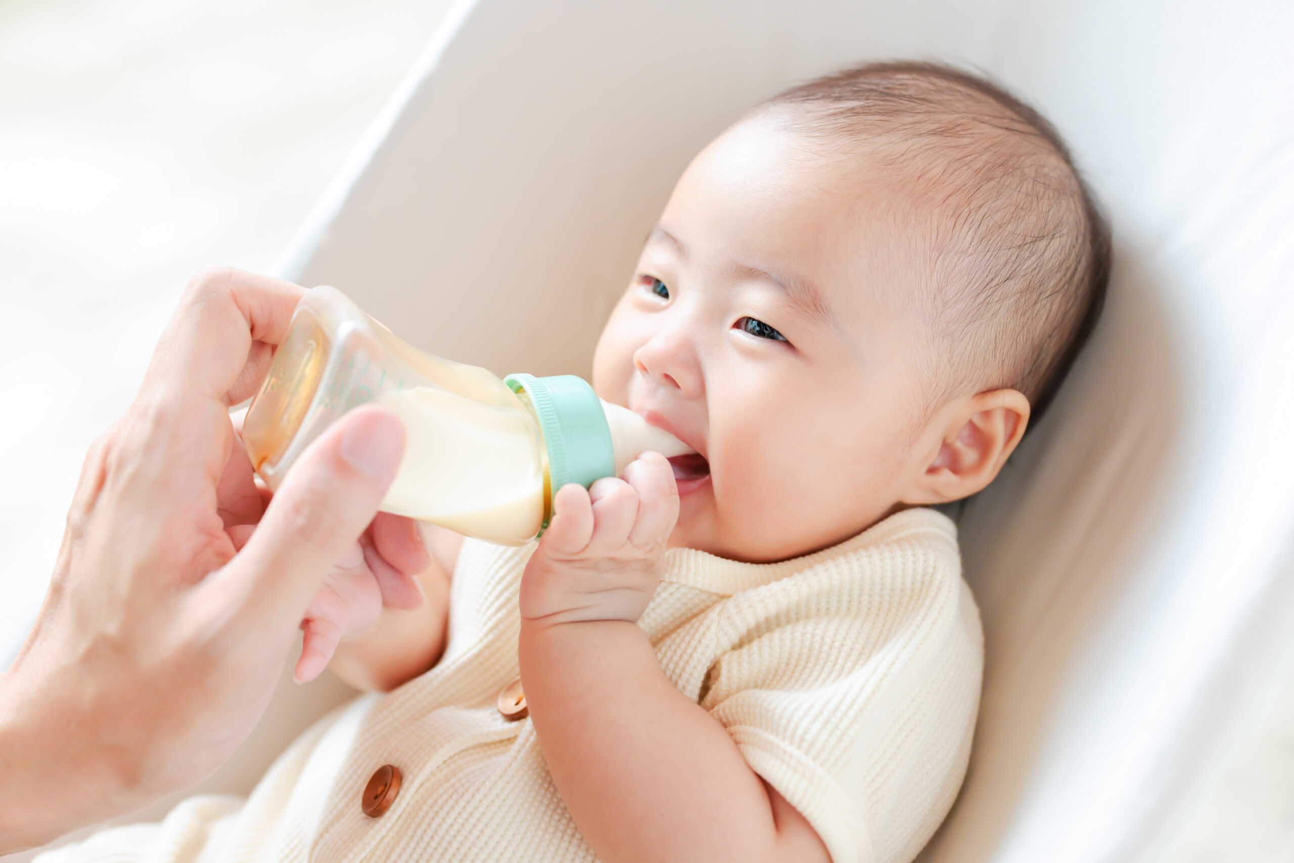 空腹だ！餓死する！泣けー！！！新生児期の赤ちゃんの中の人たち by EMI - みんなの体験記 妊娠・出産・育児