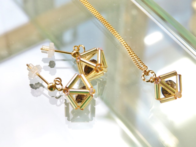 レッドスピネル オクタヒドロン 8x9.2mm - アサオ工芸オンライショップ