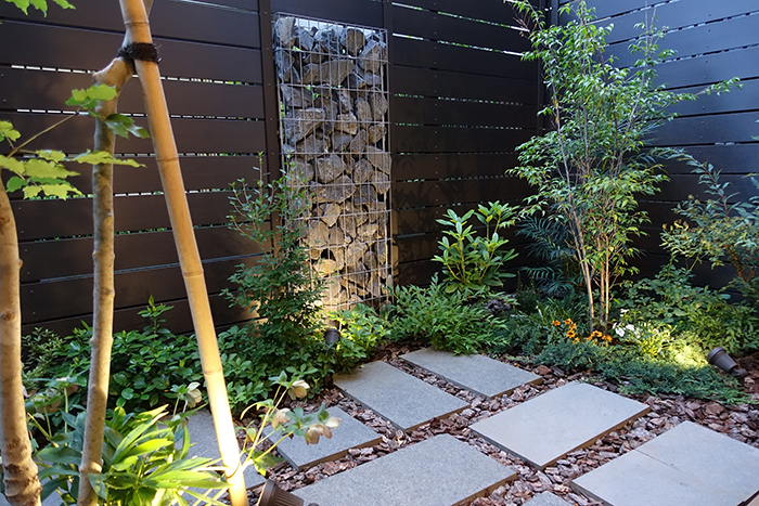 コストを抑えながら手間も省ける、防草シートを使った雑草対策加東市,小野市,加西市の外構工事やエクステリアは庭楽館へ