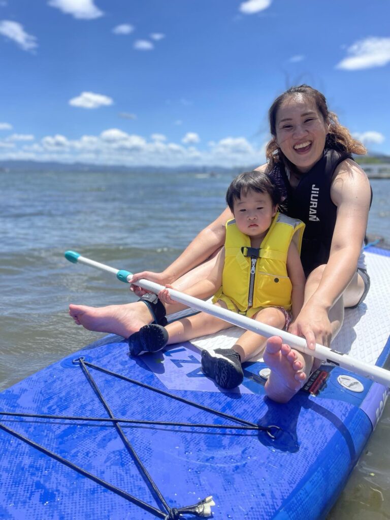 サップヨガを体験しよう！初心者でも安心のサップヨガポーズ10選 - LOCARI ロカリ