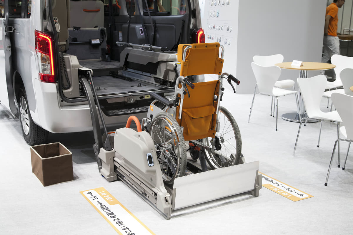 スロープ 車椅子 122cm 通販 ライパット 2段階伸縮軽量簡易設置スロープ LPKPB-SS122 段差解消スロープ 車いす アルミ 段差スロープ1セット2本入り 車椅子スロープ 段差 玄関 屋外 軽量 屋外用 丈夫 介護用品 福祉用具 フェニックス商事 -BACKYARD FAMILY