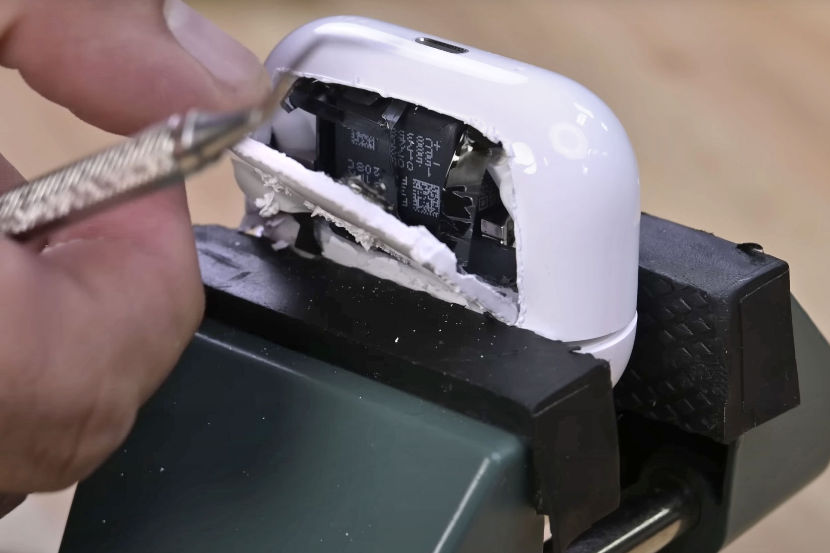 AirPods Pro バッテリー交換済