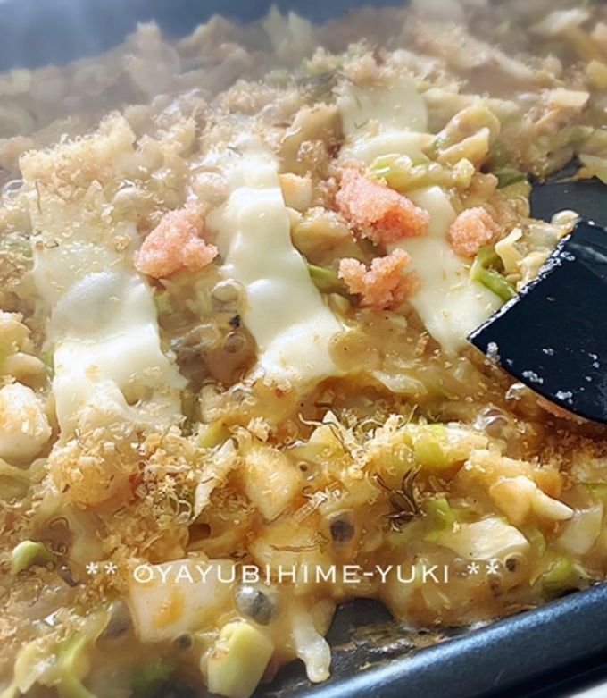 脂質3g ワンパンで、明太もんじゃ @koba__cook_←簡単低脂質レシピをご紹介🧑🏻‍🍳✎材料 2人前・カットキャベツ キャベツ1 2玉・シーフードミックス 100gくらい ・明太子 1本 ☆米粉 小麦粉・片栗粉◎30g ☆水 250g☆ウスターソース