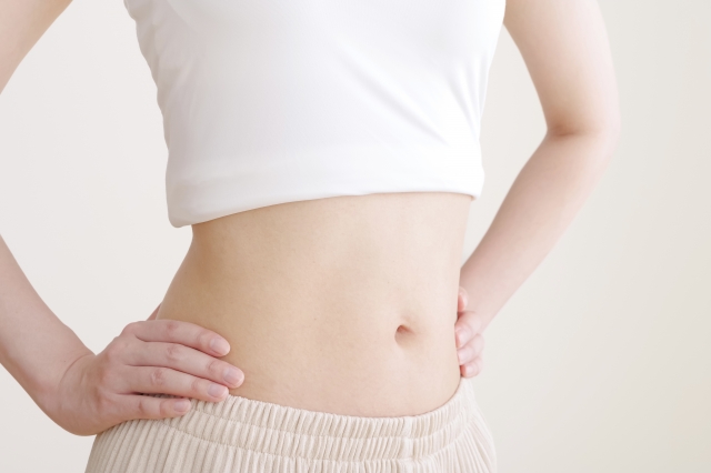 背中を引き締める方法は？脂肪の落とし方とおすすめの筋トレを紹介 - eo健康