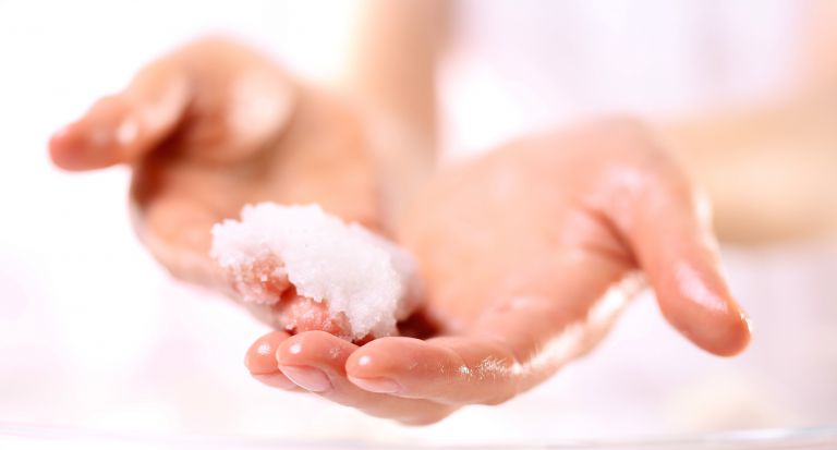 SNSで話題の簡単手作りボディースクラブの作り方