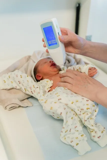 赤ちゃんが黄疸 おうだん になる原因とは？『生理的黄疸』と『病的黄疸』の見分け方と対処法 小児科医監修