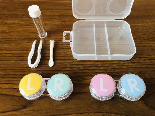 百均洗面所収納 浮かせる収納でお掃除簡単！制作費220円のみ！コンタクトケースの収納を見直しました。MORE