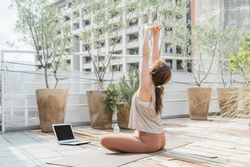 足痩せ質問コメントしてね🙆‍♀️ 骨格ウェーブでも 足痩せた人 ▷ @sen_cha123 SNSを見ると １ヶ月で何キロも痩せてる人や数日でめっちゃ痩せてる人が たくさんいるような気がするよね🥹 でもさ、 実際はそんな簡単に痩せない人が 絶対多いから大丈夫！！ 私はもう