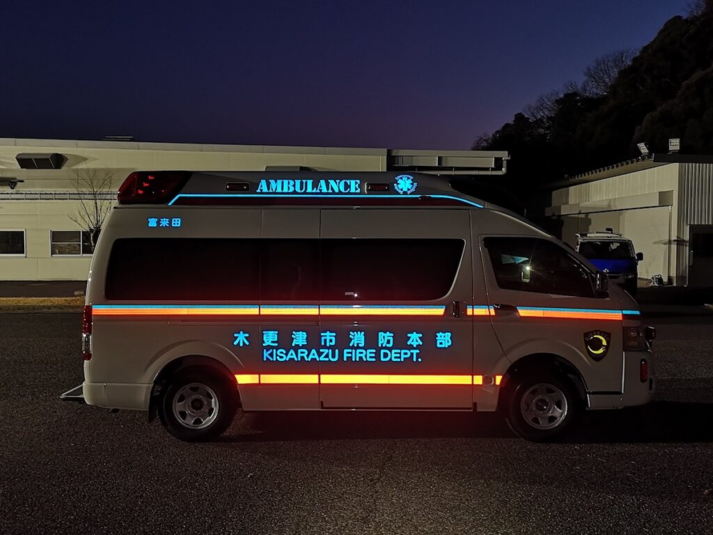 マナーでなく義務!! 救急車に道を譲らないクルマが増えている?? 意外な理由と大きすぎる影響 - 自動車情報誌「ベストカー」