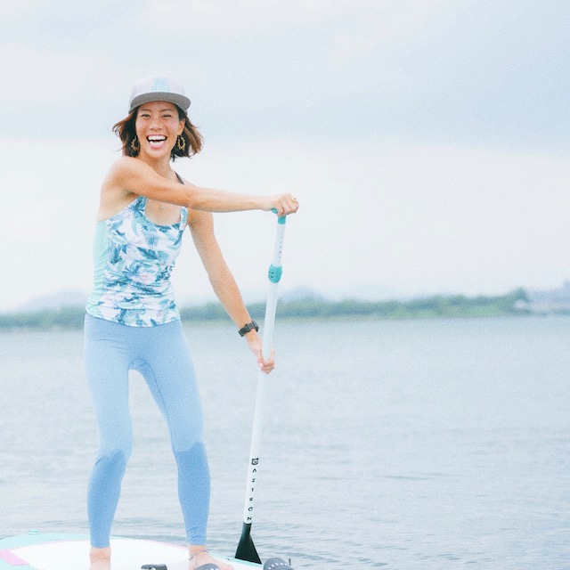 SUPヨガ 海に浮かびながらの新感覚リラクゼーション ＜日本語インストラクター アラモアナ・ビーチパーク＞by カパリリハワイハワイ オアフ島 ホノルルの観光・オプショナルツアー専門 VELTRA ベルトラ