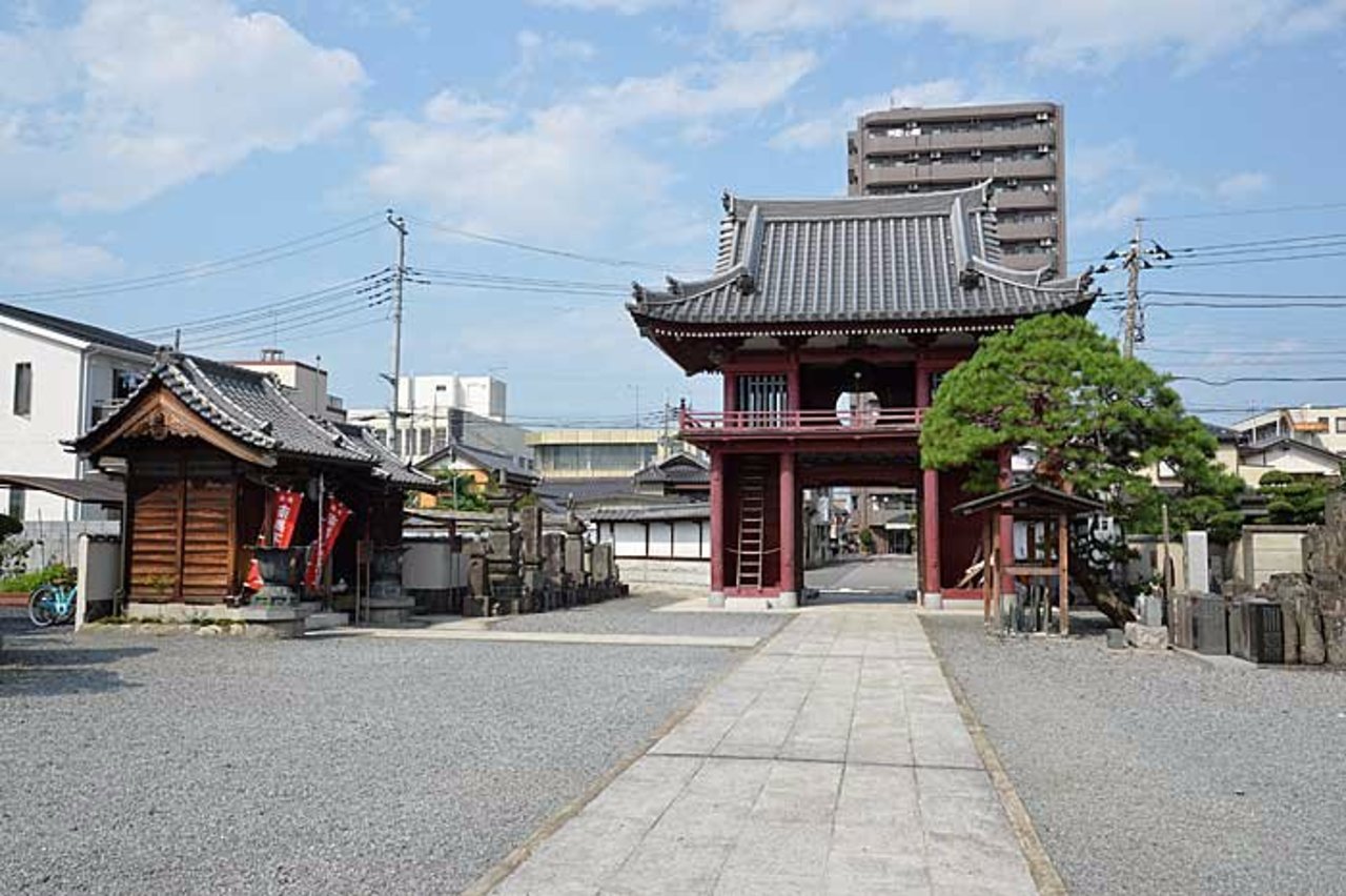 埼玉の新名所？珍名所？ ― 桶川の美少女 |