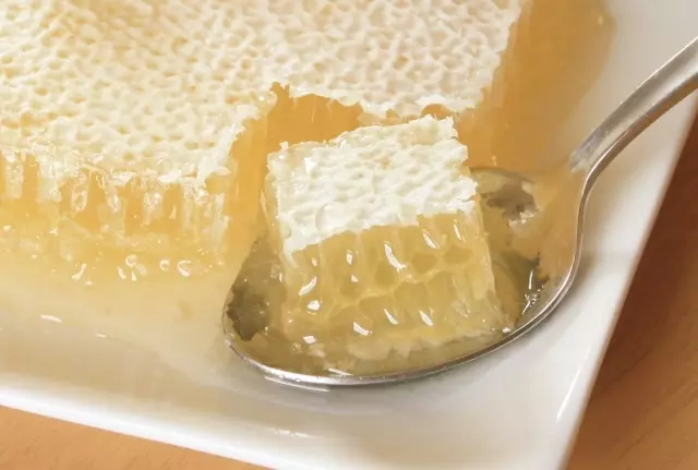 蜂蜜が白く固まる理由は？固まらない種類と保存方法 天然の保存食むしらぶろぐ