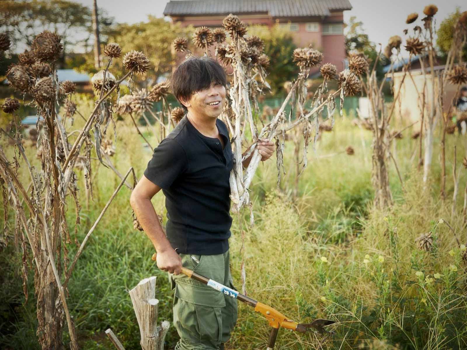 にちにち農ガール 農作業ド素人な女子が初めての野菜作り・体験レポ その1：雑草取り～土ならし編『あたらしい日日』こんな時代のニューノーマルな暮らし方。食と農、生活情報をお届けします