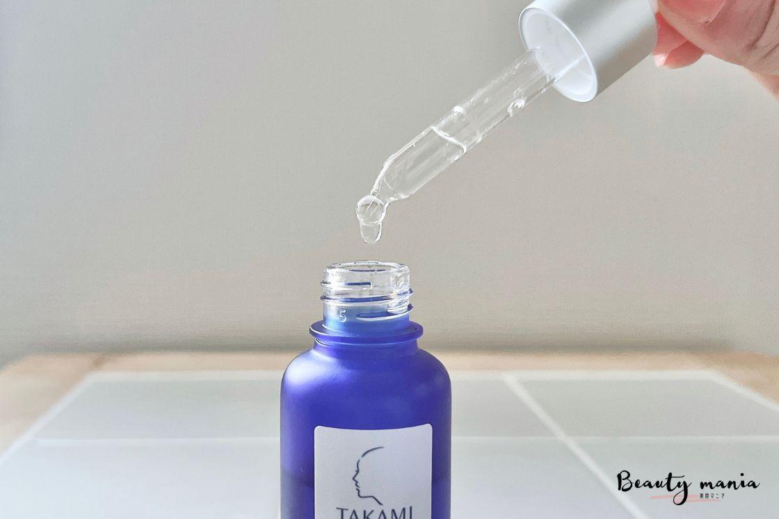 肌状態に合わせて、2種類から選べるテクスチャー , 365日変化を続ける、肌のコンディションに応えるために。,季節や体調、朝と夜、その日の気分で選べるように。, タカミ“好潤感”化粧水は、2つのテクスチャーをご用意しました。,肌を想い、その時々によって２種類からお選びください。, ■みずみずしい感触：タカミローションⅠ, ■とろりとした感触：タカミローションⅡ,