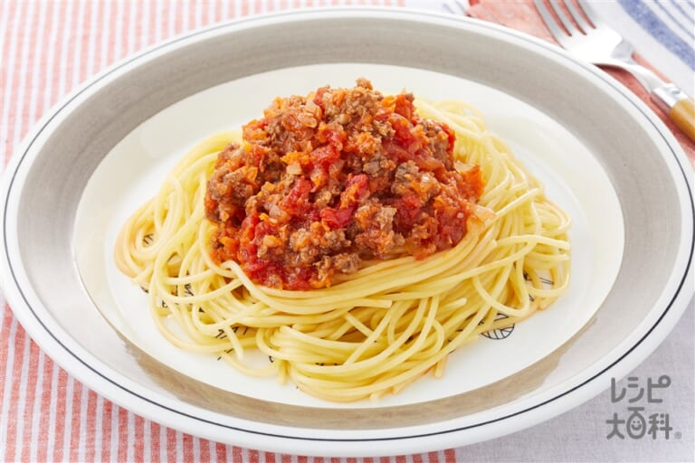 @aya_babygohan◀︎簡単にラクに作れる離乳食レシピ紹介中😋, 「作ってみよう！」ってママはぜひ ❤️ をクリック！,コメント、つくレポとってもうれしいです🌟, 保存していつでも見返してね🌱, こんにちは！あやです🐣,今日は「野菜たっぷり！ミートソース」です！, 最近野菜食べてくれないなって時ない？, これなら野菜もうまみもたっぷりだから,パクパク食べてくれるよ😋,