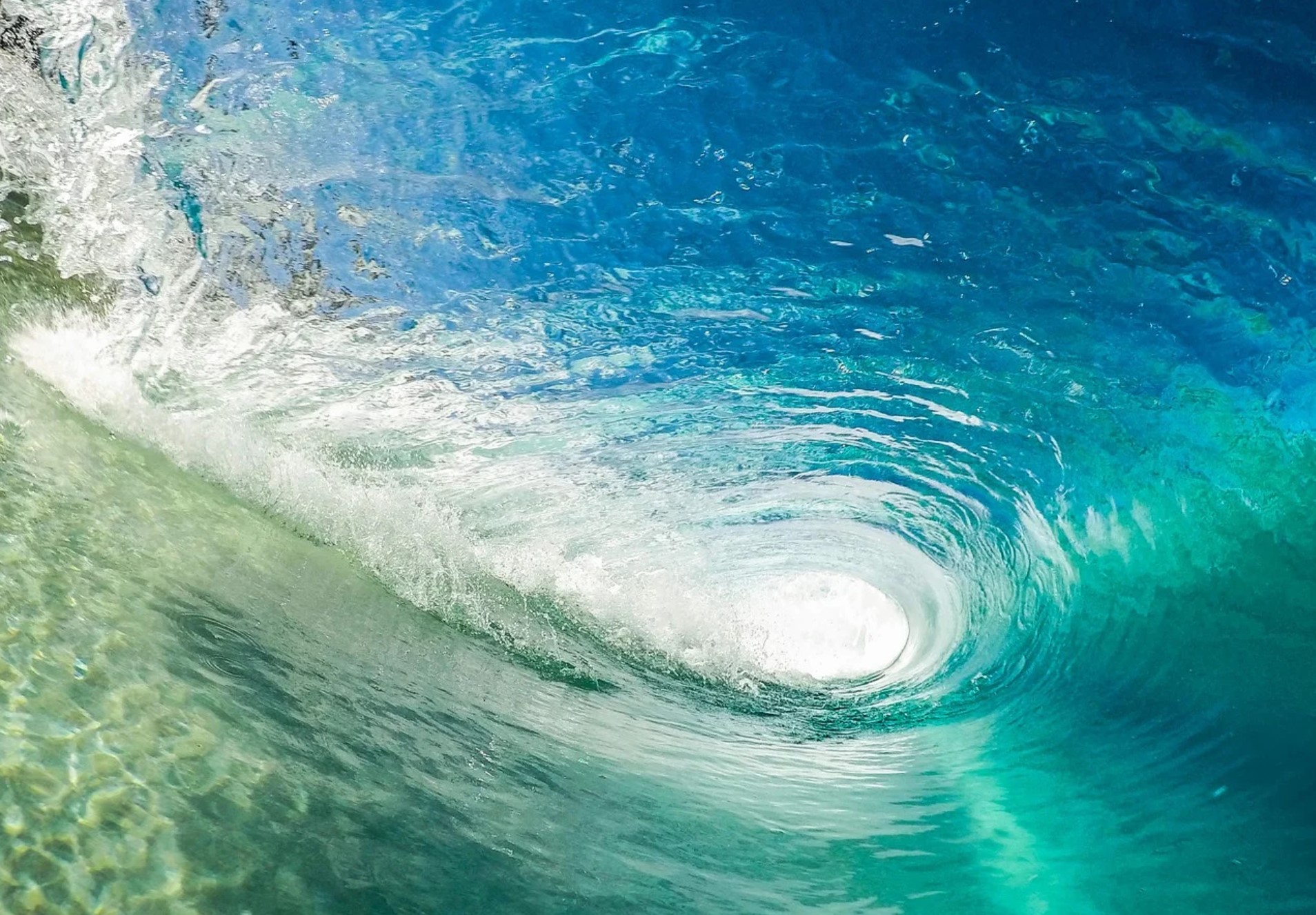 夢占い 海の夢の意味は？ 綺麗な海・泳ぐ・溺れるなどの暗示32選「マイナビウーマン」