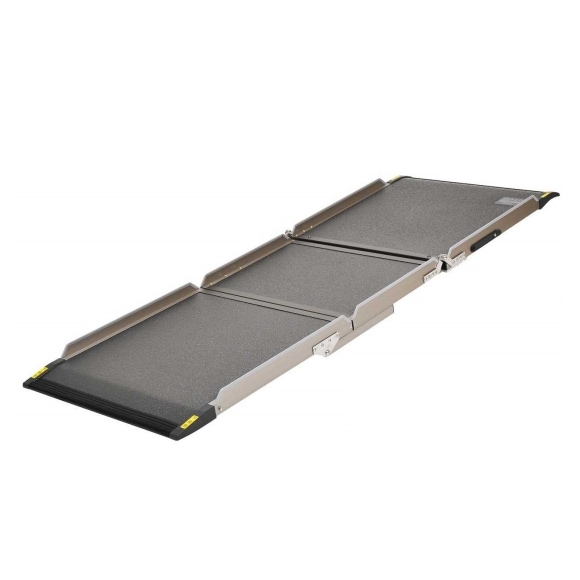 あなたが選んだ乗りたい車を車いすスロープの福祉車両に改造します福祉車両のブレイブボア