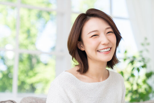 247,010 笑顔 女性 爽やか Stock Photos, High-Res Pictures, and Images - Getty Images