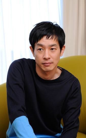 加瀬亮、憧れのホン・サンス監督と初対面！ 画像ギャラリー：フォトギャラリーシネマトゥデイ