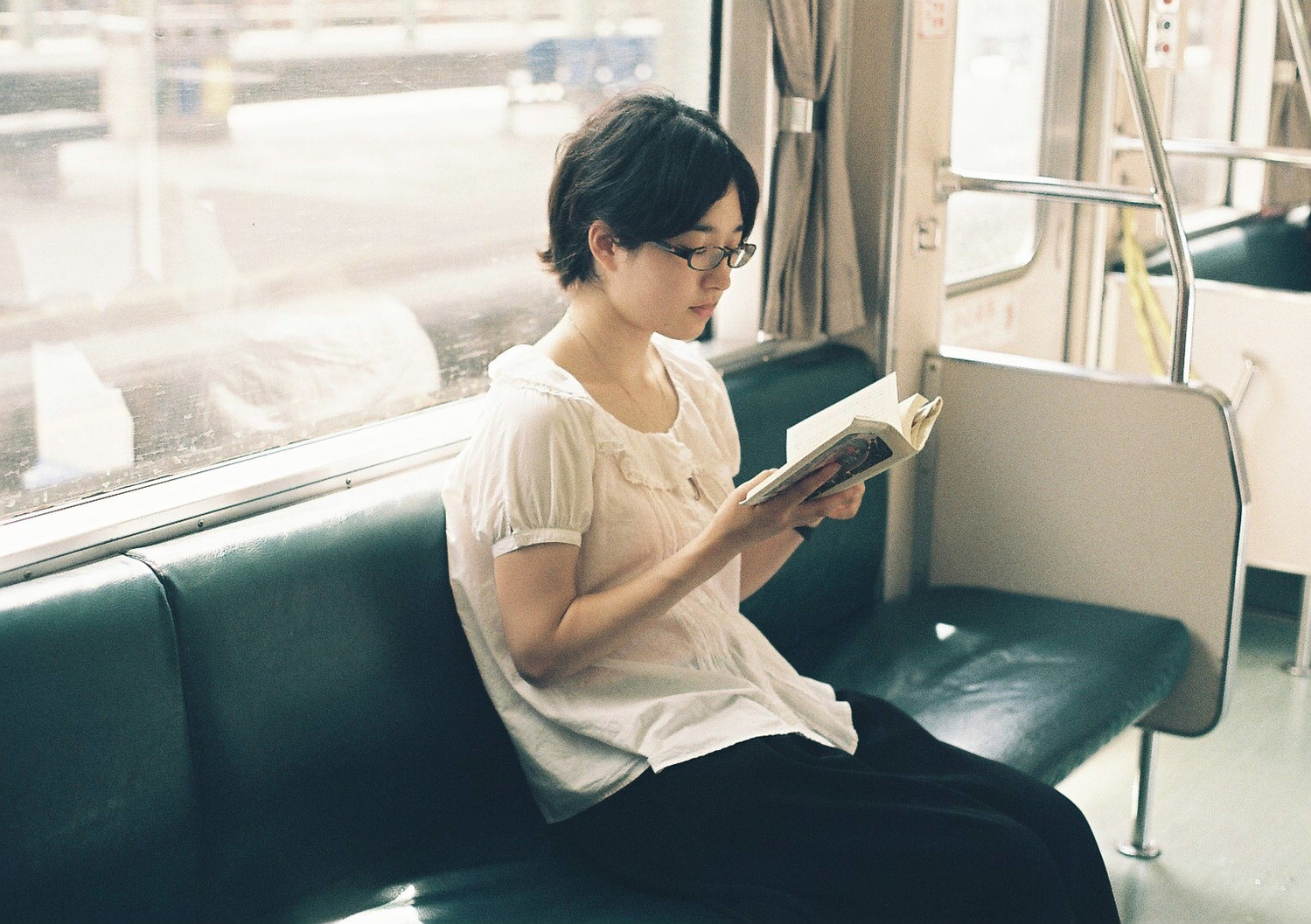 電車での居眠り 体に良い？悪い？テンミニッツ・アカデミ