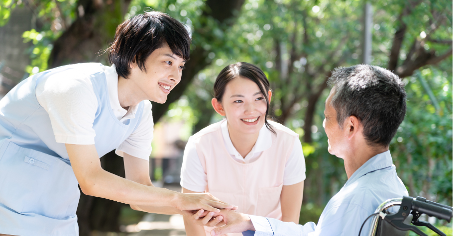 介護 現場のリアル 介護福祉士が語る「大変なこと」と「やりがい」 オトナンサー- Yahoo!ニュース