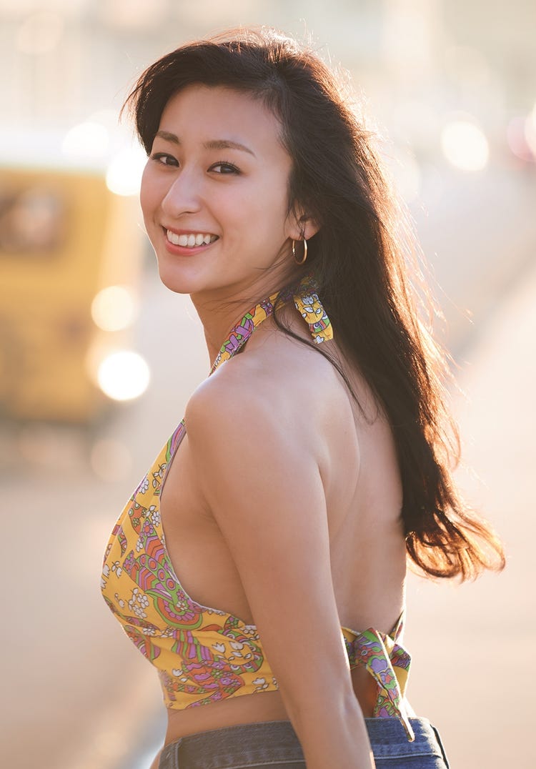 浅田舞を陥落させた「ワンオクTAKA」芸能人から好かれる理由Smart FLASH スマフラ 光文社週刊誌