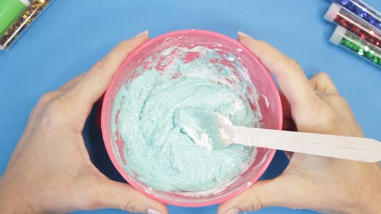 ホウ砂なし スライムの作り方完全版！伸び～るモチモチ！ホウ砂を使わない作り方