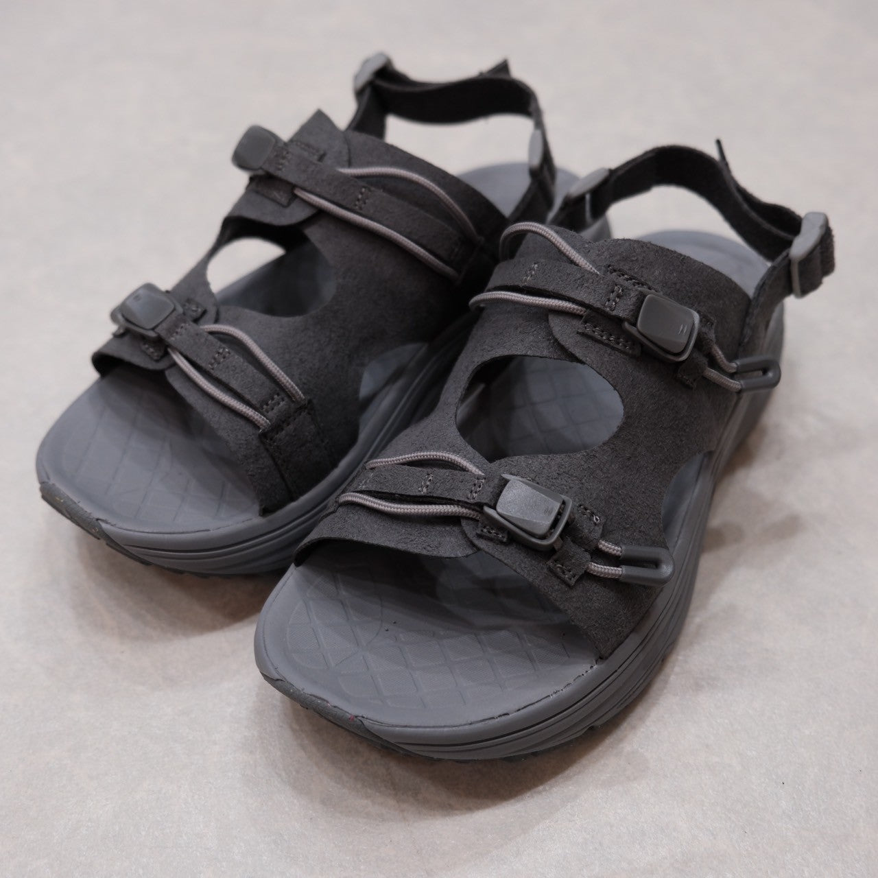 moja 足の疲れを吸い上げるサンダルrig– SANKAKU STAND