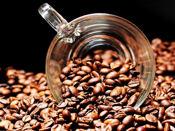 デカフェで作るアイスカフェオレドリップバッグで簡単レシピ 日好珈琲