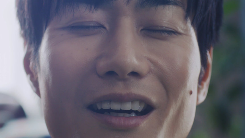 白目にベロ出し 宇宙と交信中？ 爆睡中の猫さんの寝姿がじわじわくるどうぶつのこと。～動物がもっと好きになる動画紹介サイト～