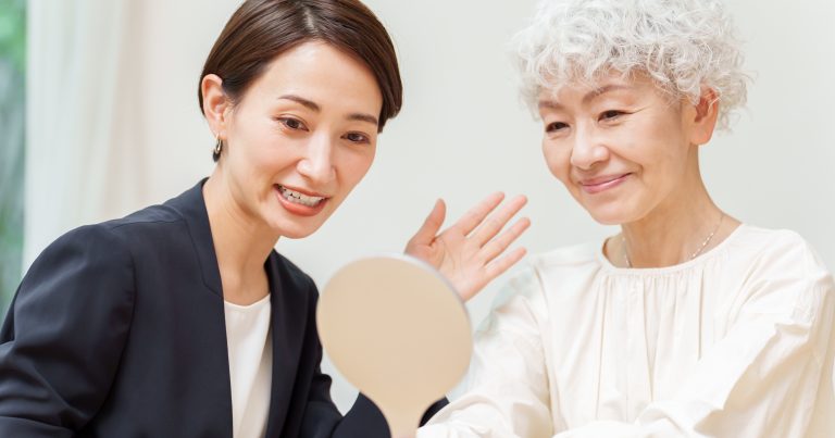 シニアメイクのプロが解説 シニアが輝くアイメイク方法ステキなヒントEGAO