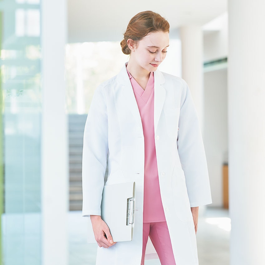 医療の現場を生き生きとカラフルに！」ユニフォームメーカーが起こした白衣のカラー化への挑戦ときっかけフォーク株式会社のストーリーPR TIMESSTORY