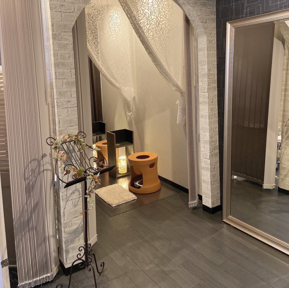 フェムケアメニューで差をつける！サロン導入に最適な「よもぎ蒸しセット」～職人手作りの黄土座浴器と高品質ブレンドで、温活×収益アップ～PressWalker