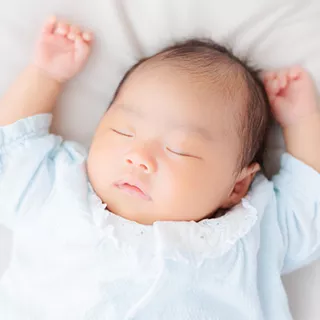 赤ちゃんのおしり 割れ目の上 にくぼみがあるのは大丈夫？病気の可能性？┃まなべび