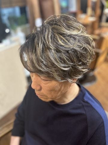 白髪が目立たないおすすめヘアアレンジは？小物の使い方も紹介