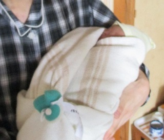 沐浴はしないほうがいいって本当！？新生児の体を守る「ドライケア」って？たまひよ