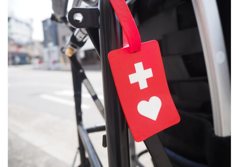 赤鼻のトナカイ、赤十字、あの柄も キャラデザに使用禁止or注意が必要なモチーフ、実はこんなにある - Togetter