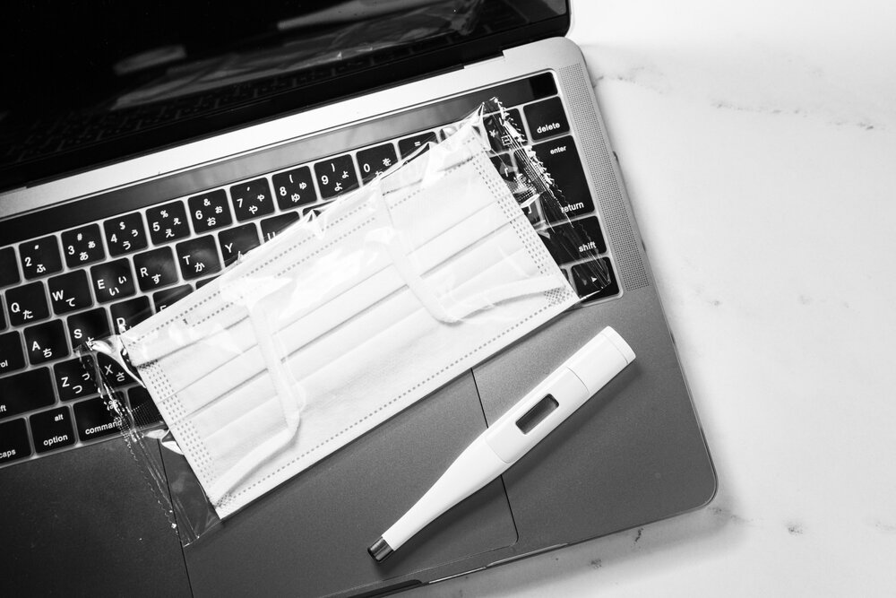 会社を体調不良で休むとき、前日・当日連絡はどうする？理由別の例文つきで解説転職・働き方メディア「ファンワーク」